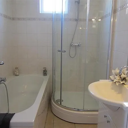 Villa Medemblik Wellness 6 *